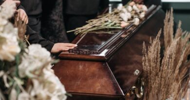 Família abre caixão e descobre que corpo não era do parente em velório em Italva