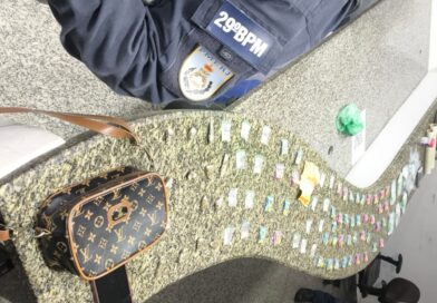 Jovem recém-envolvida com o tráfico de drogas é detida em Itaperuna