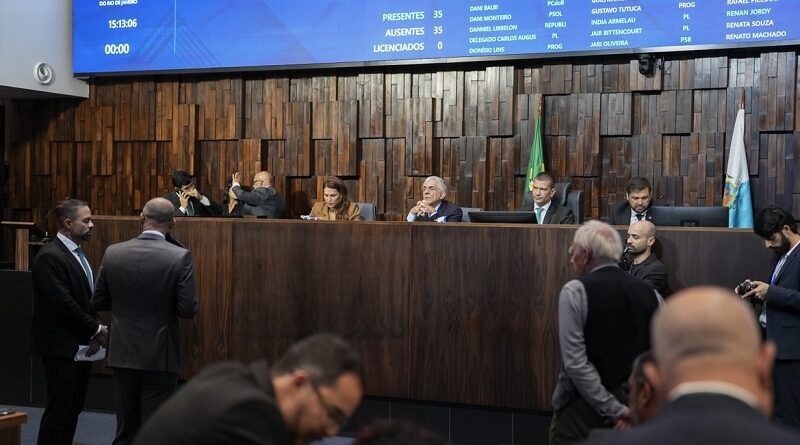Deputados do PL querem classificar PCC e CV como terroristas no Rio
