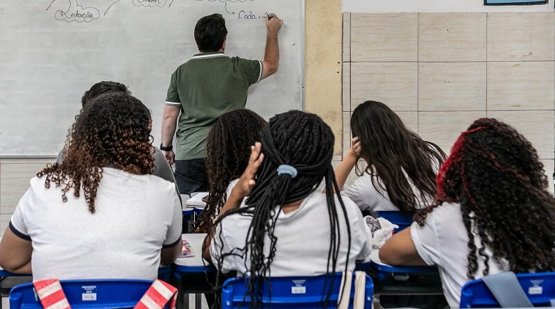 Rede estadual do Rio de Janeiro avança no Ideb e amplia presença entre as melhores escolas do estado no Ensino Médio