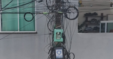 Morador denuncia fios soltos em Itaperuna