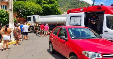 Casal fica ferido após moto bater na lateral de caminhão-tanque em Natividade